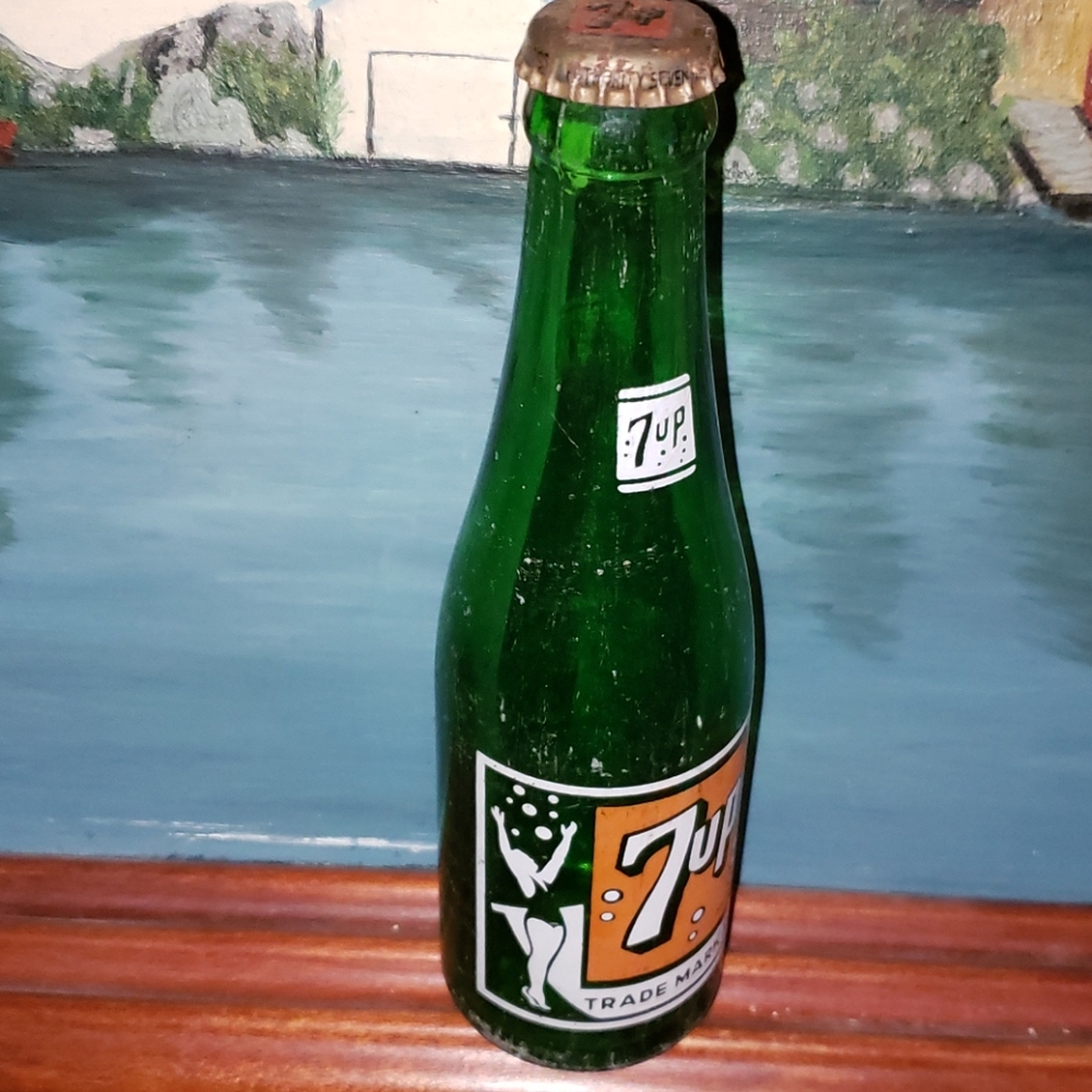 Green Glass Advertising 7up Soda Pop Empty Bottle